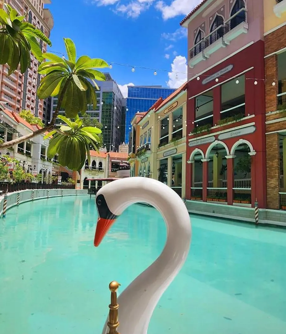 Venice Luxury: Family Suite with Mall Access and Pool Taguig 0*,  Philippines